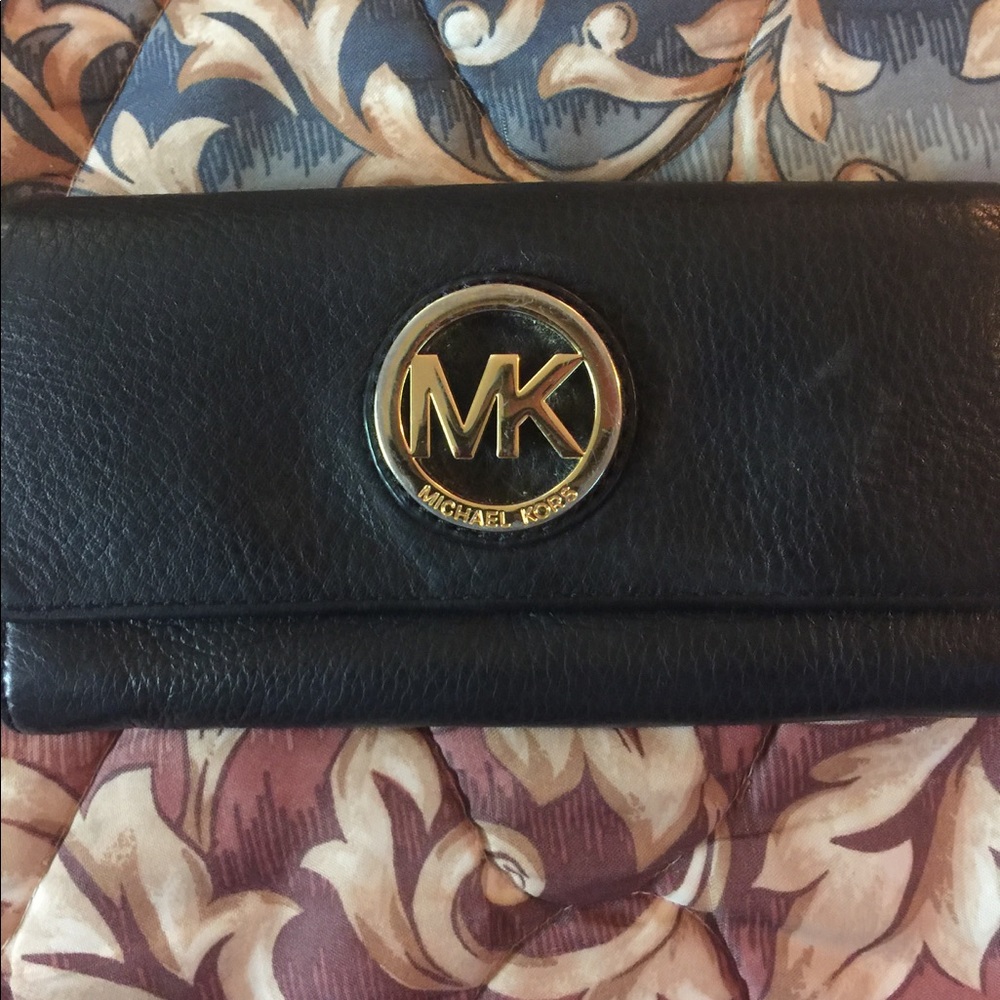 Michael Kors Fulton Leather Carryall Wallet